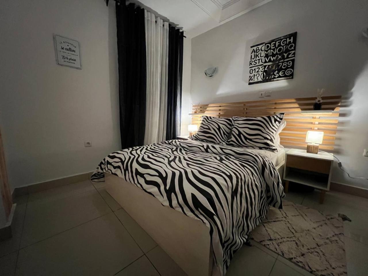 Appartement Cosy 3 Bonapriso Дуала Екстериор снимка